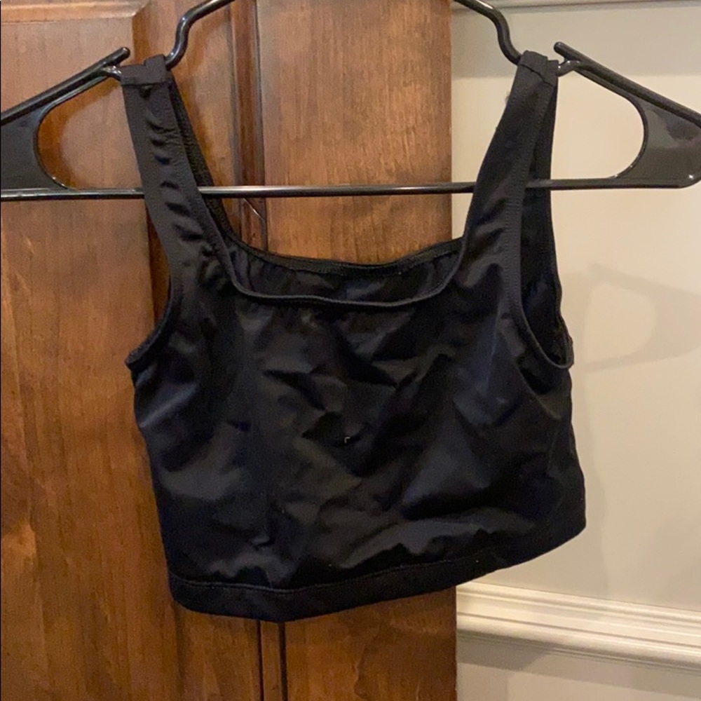 Athletic black top